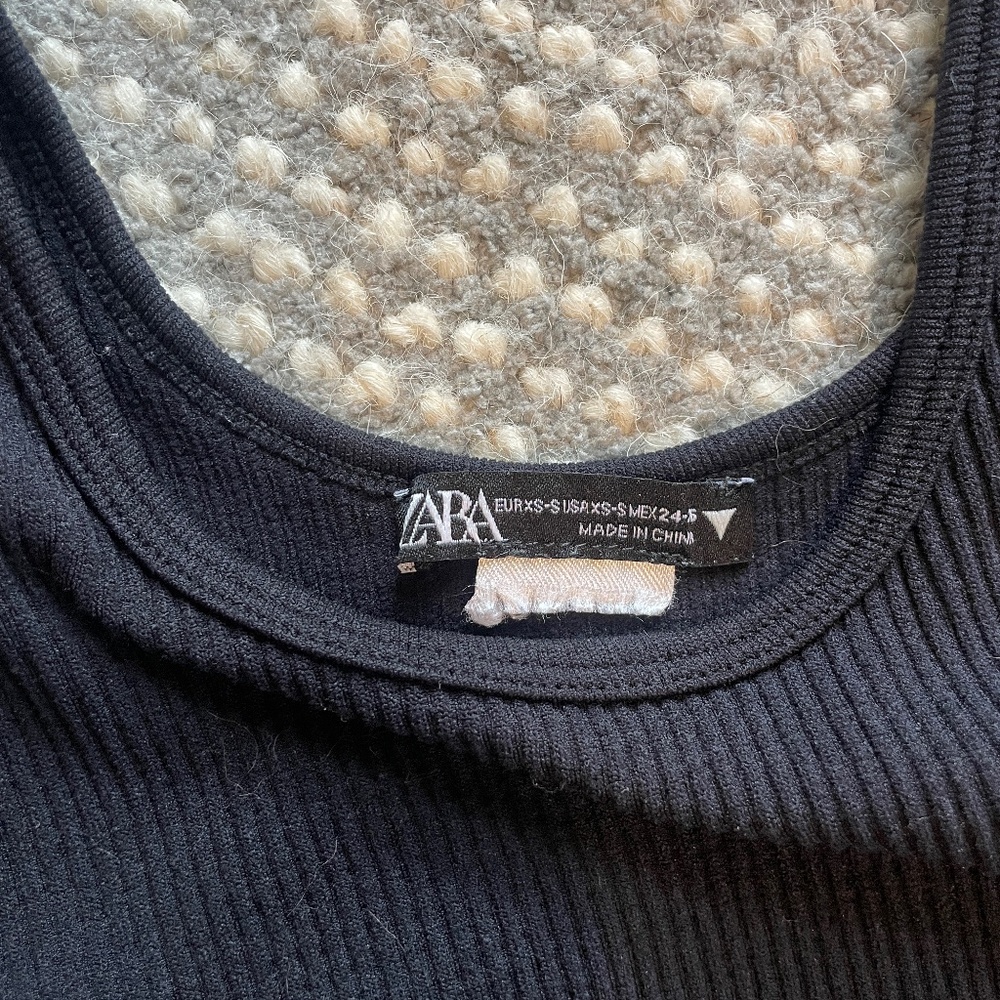 Zara side cutout, cropped tank